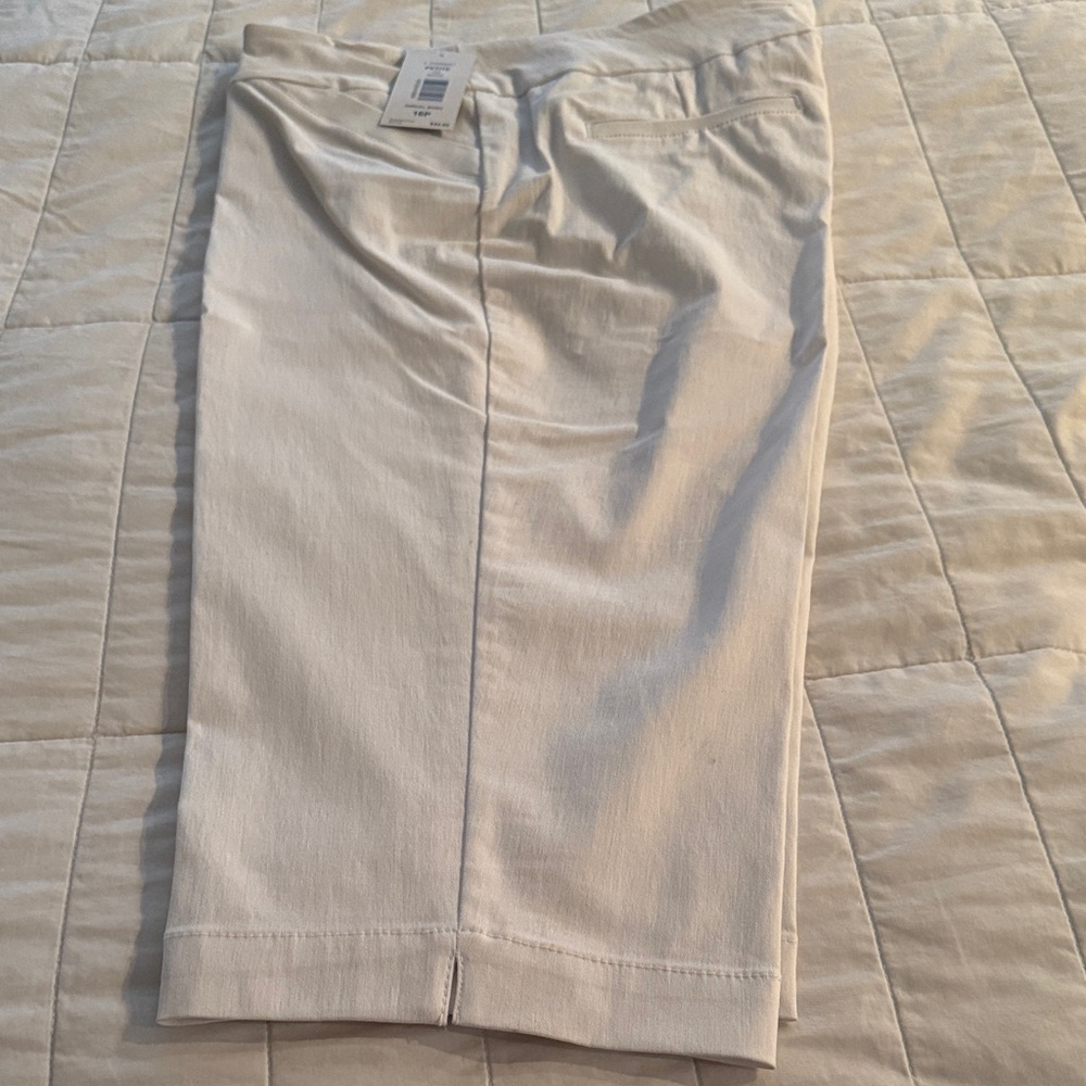 White crop pants